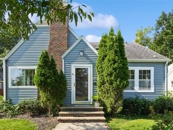 2656 Country Club Parkway SE, Cedar Rapids, IA 52403