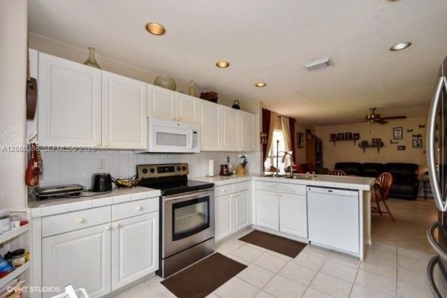 19409 NW 24th Pl , Pembroke Pines, FL 33029 Photo