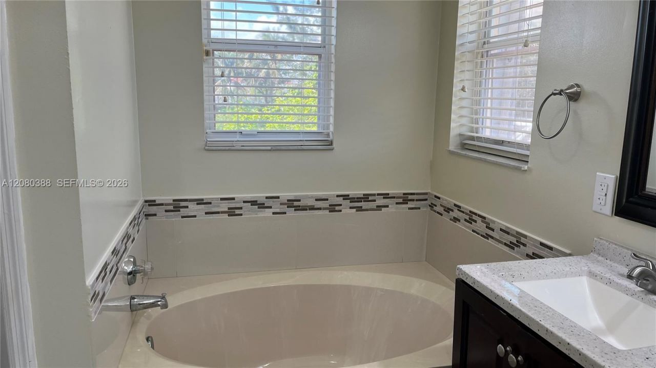 19409 NW 24th Pl , Pembroke Pines, FL 33029 Photo