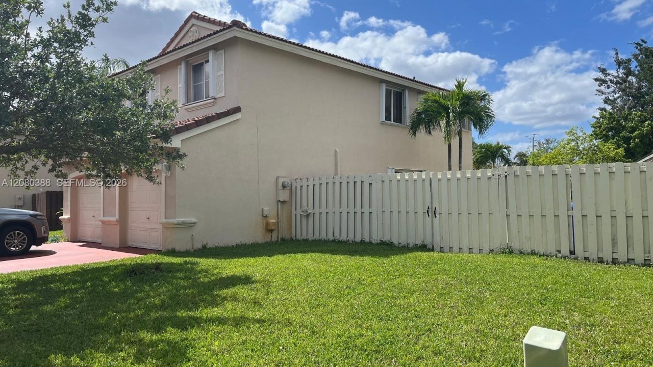 19409 NW 24th Pl , Pembroke Pines, FL 33029 Photo