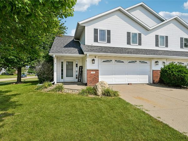292 Watercress Road , North Liberty, IA 52317