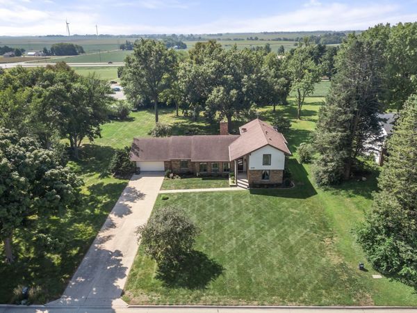 2321 Iowa Street , Perry, IA 50220