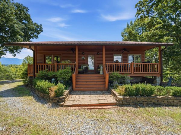 2607 Wildwood Road, Dandridge, TN 37725