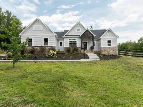 1120 Kayla Ridge Road , Walnut Cove, NC 27052
