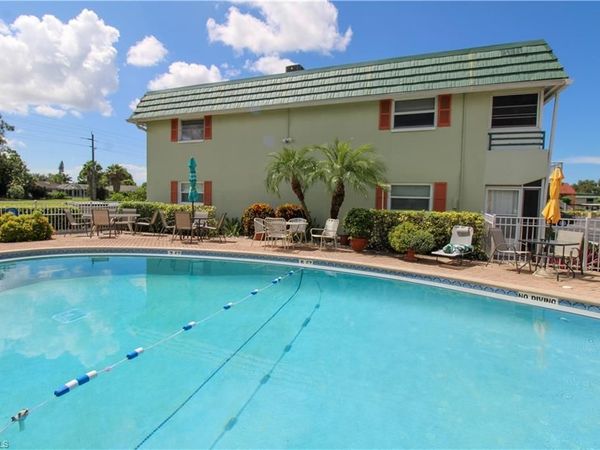 300 Valley Stream DR , Unit 12-R, NAPLES, FL 34113