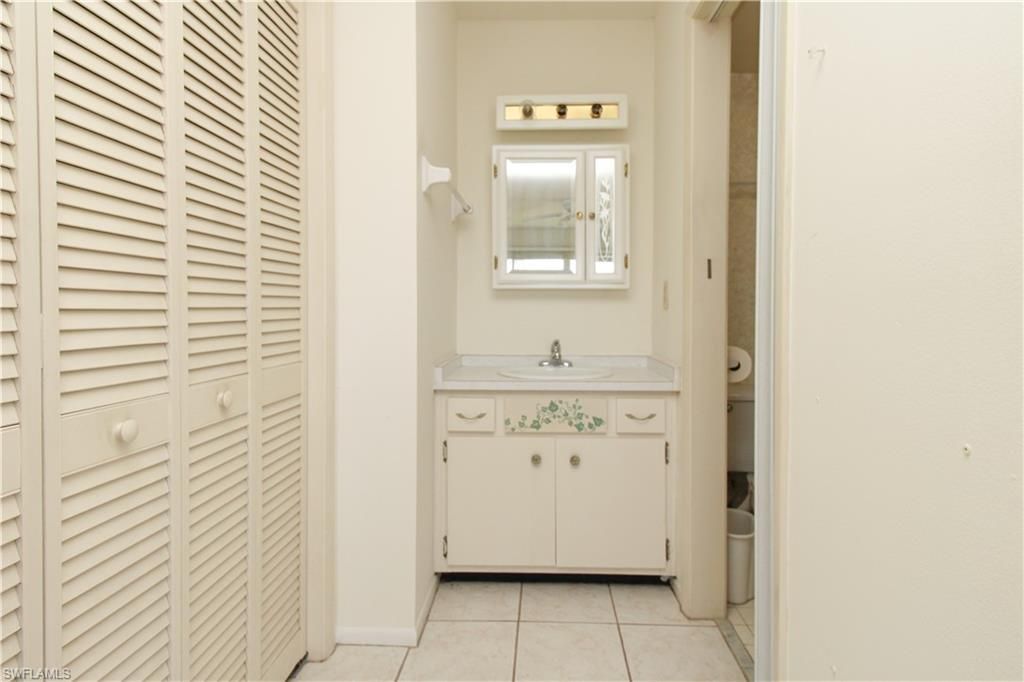 300 Valley Stream Dr , Unit 12-R, Naples, FL 34113 Photo
