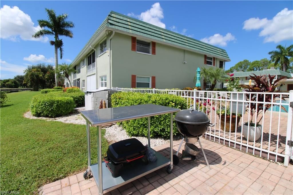 300 Valley Stream Dr , Unit 12-R, Naples, FL 34113 Photo