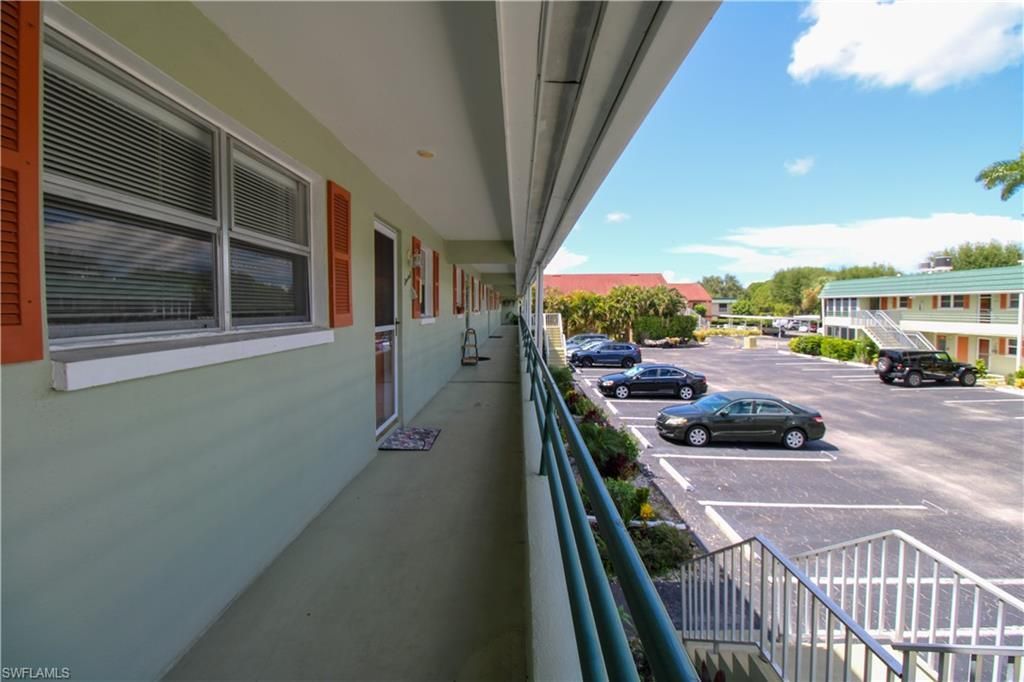 300 Valley Stream Dr , Unit 12-R, Naples, FL 34113 Photo