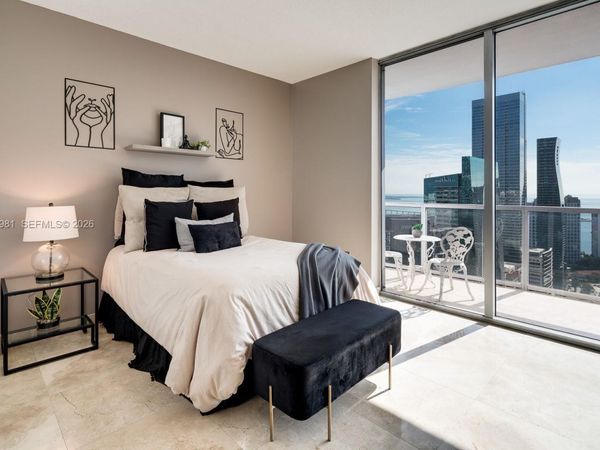 1060 Brickell Ave, Unit 4009, Miami, FL 33131