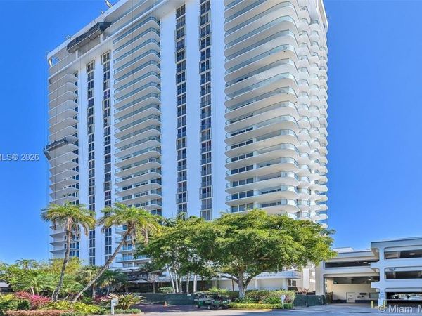 19707 Turnberry Way , Unit 4L, Aventura, FL 33180