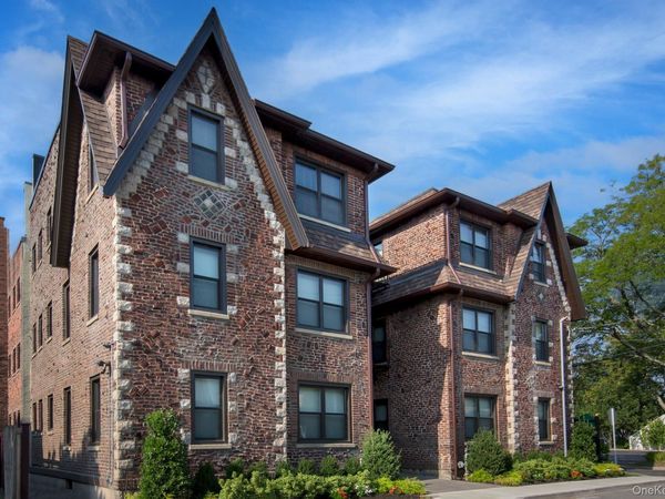25 Trinity Place , Unit 6C, Hewlett, NY 11557