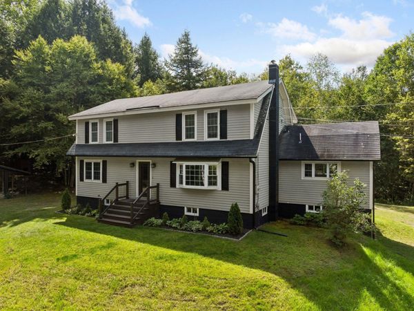 12 Algonquin Road, Enfield, NH 03748