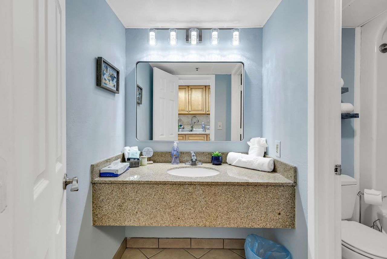 3000 N Ocean Blvd. Photo 25