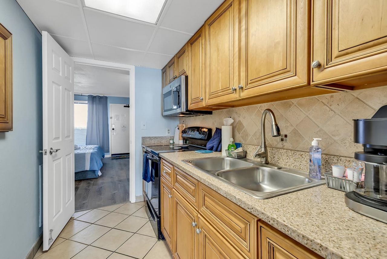 3000 N Ocean Blvd. Photo 27