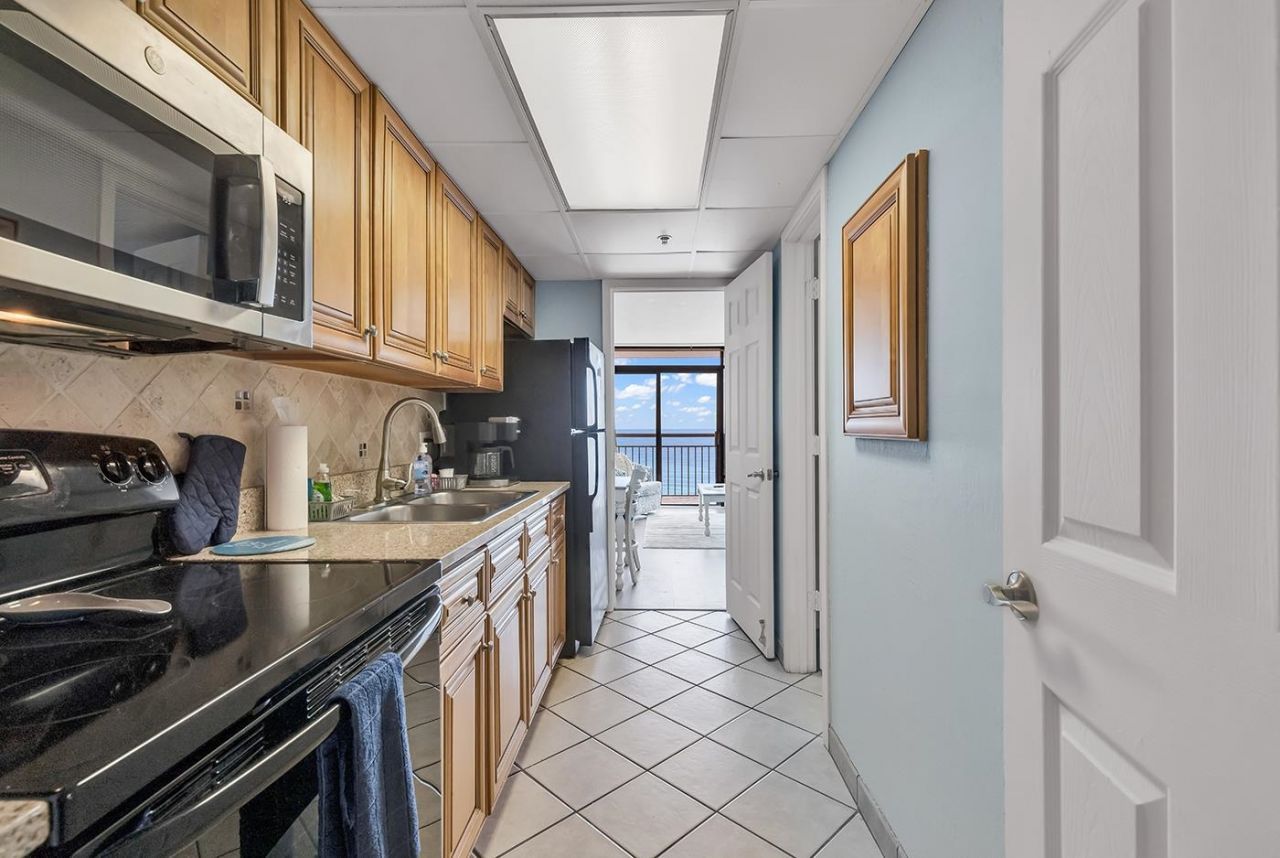 3000 N Ocean Blvd. Photo 7
