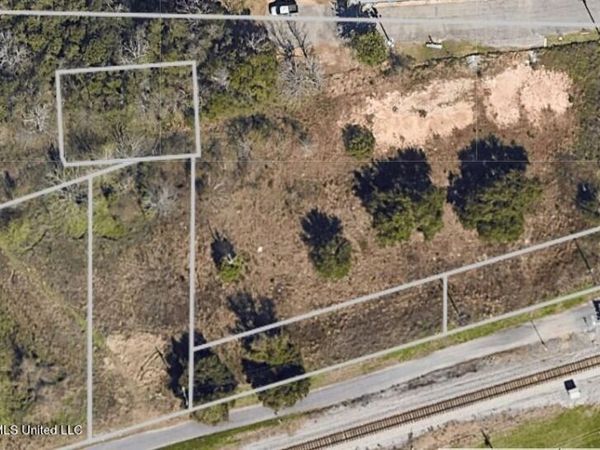 744 S Railroad Street, Gulfport, MS 39507