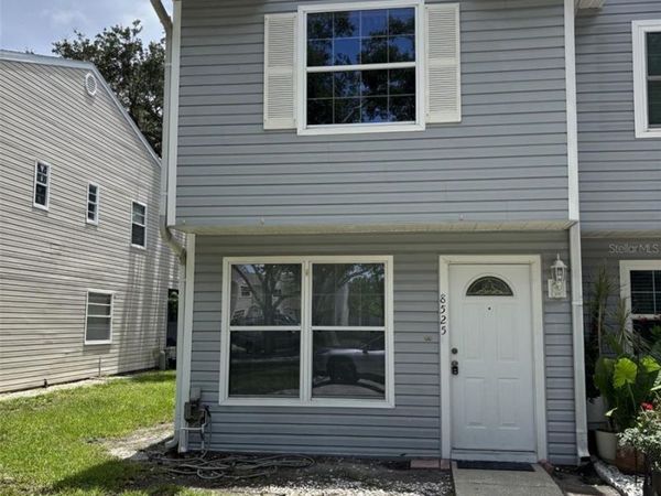 8525 J R MANOR DRIVE , TAMPA, FL 33634