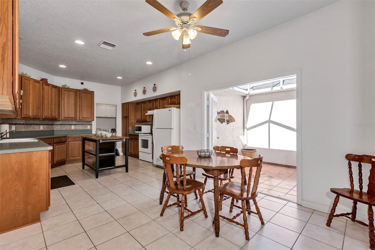 4958 Portsmouth Street, Tavares, FL 32778 Photo