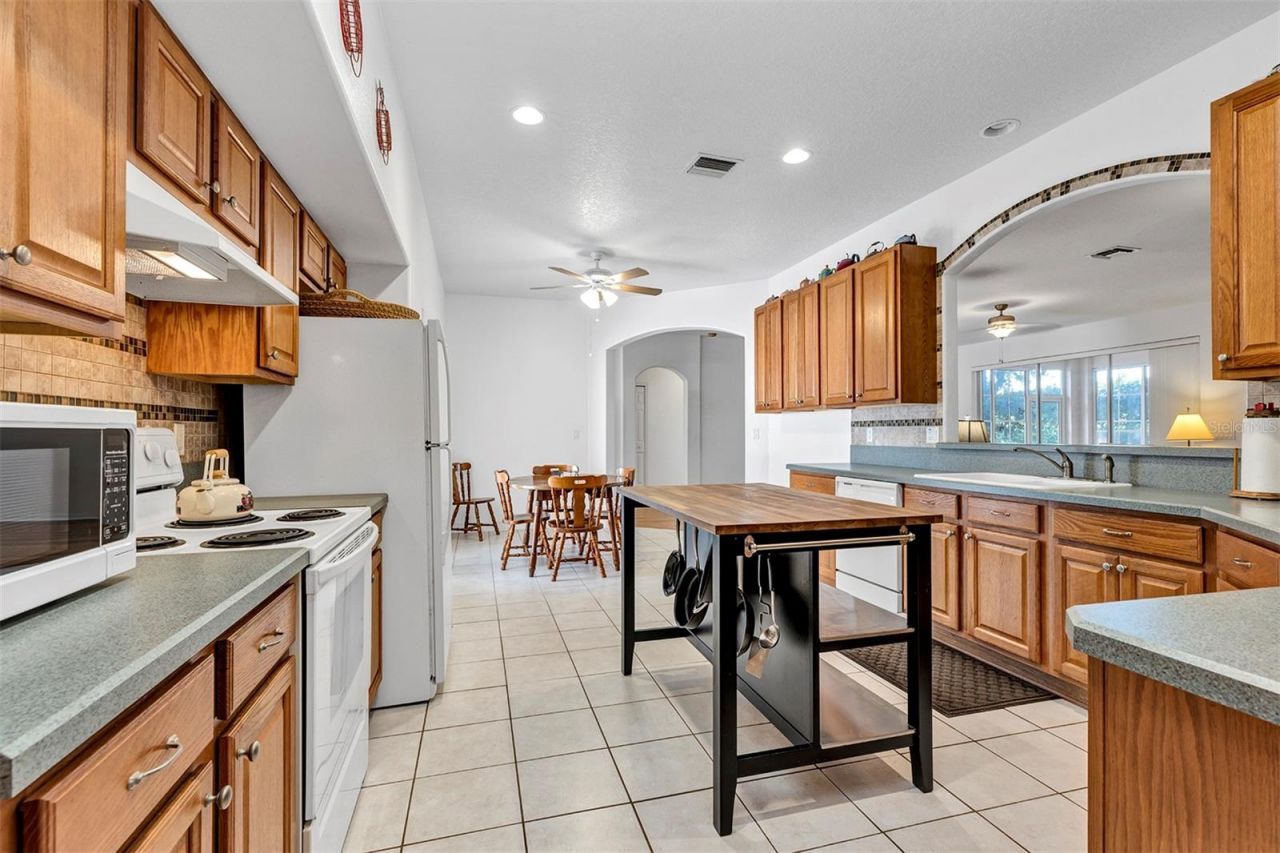 4958 Portsmouth Street, Tavares, FL 32778 Photo