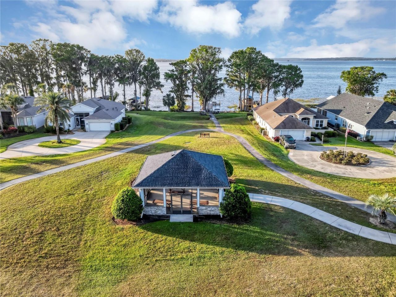4958 Portsmouth Street, Tavares, FL 32778 Photo