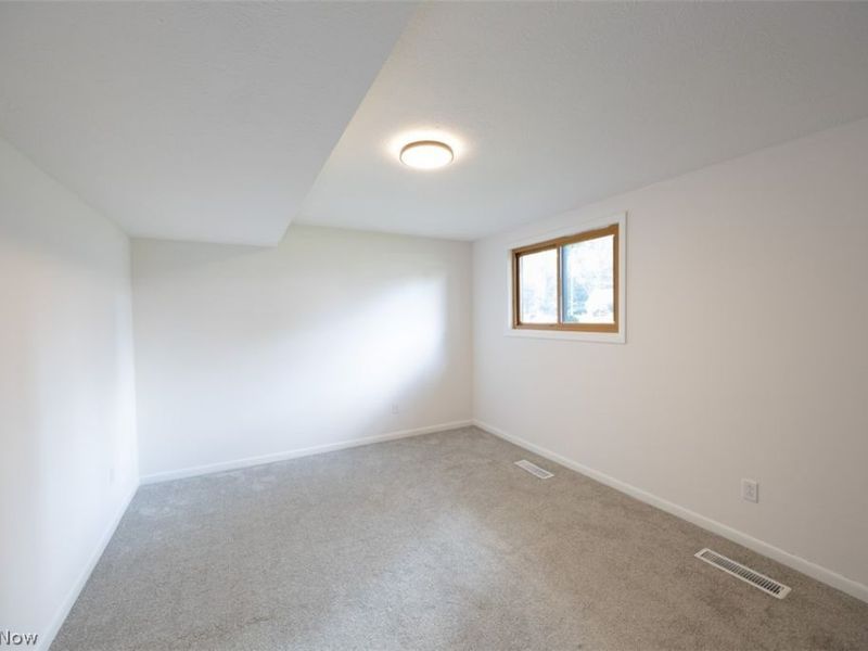 1133 3rd Street SW, New Philadelphia, OH 44663 Photo 18