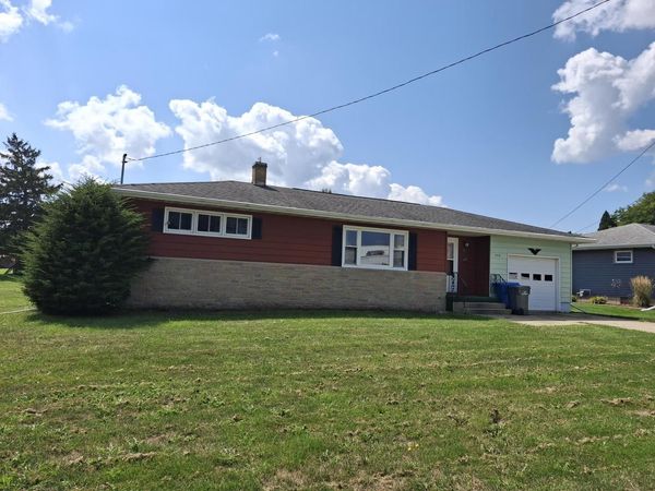 863 West STREET, Watertown, WI 53094