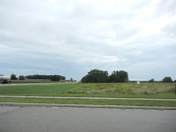 4636 Liuna Way, Deforest, WI 53532