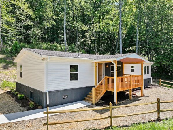 26 Lancelot Loop , Canton, NC 28716