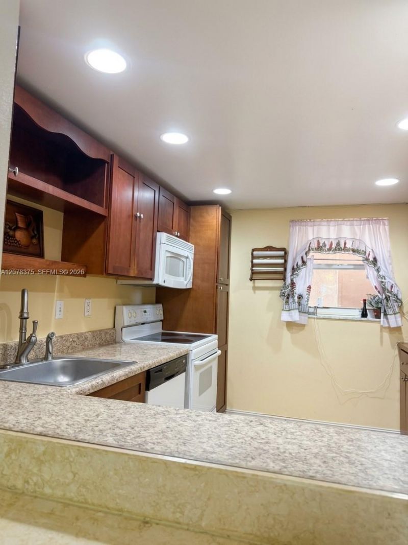 3261 Holiday Springs Blvd , Unit 401, Margate, FL 33063 Photo