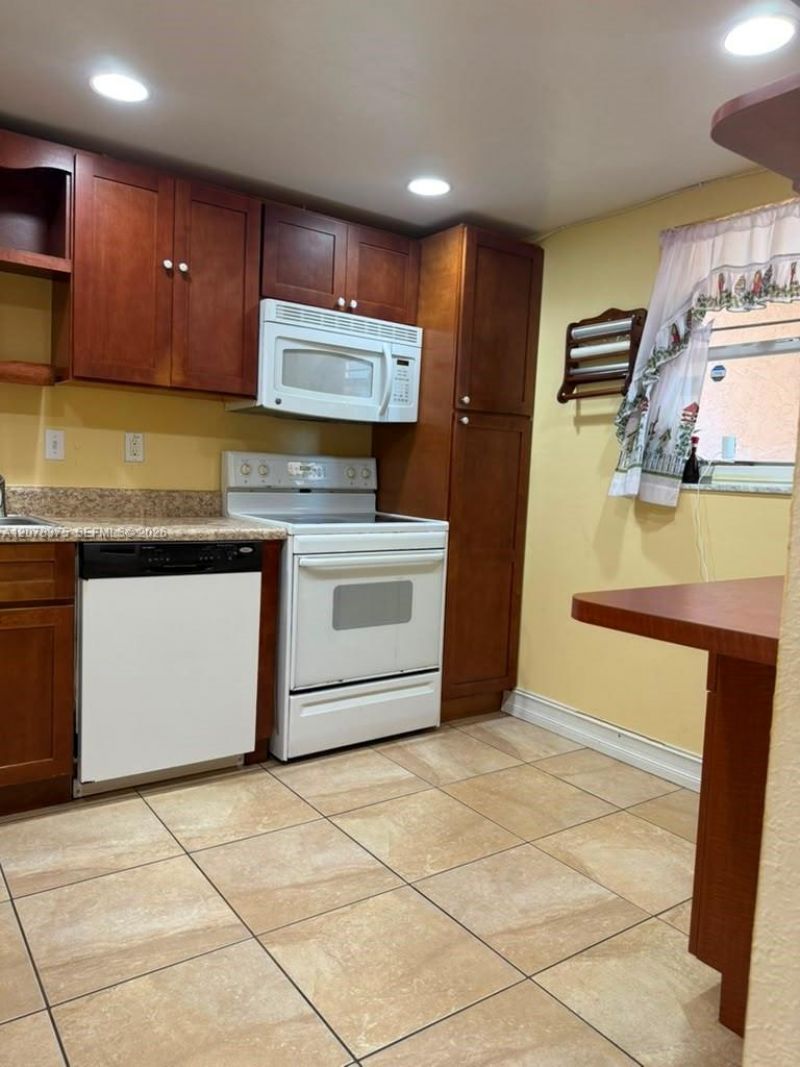 3261 Holiday Springs Blvd , Unit 401, Margate, FL 33063 Photo
