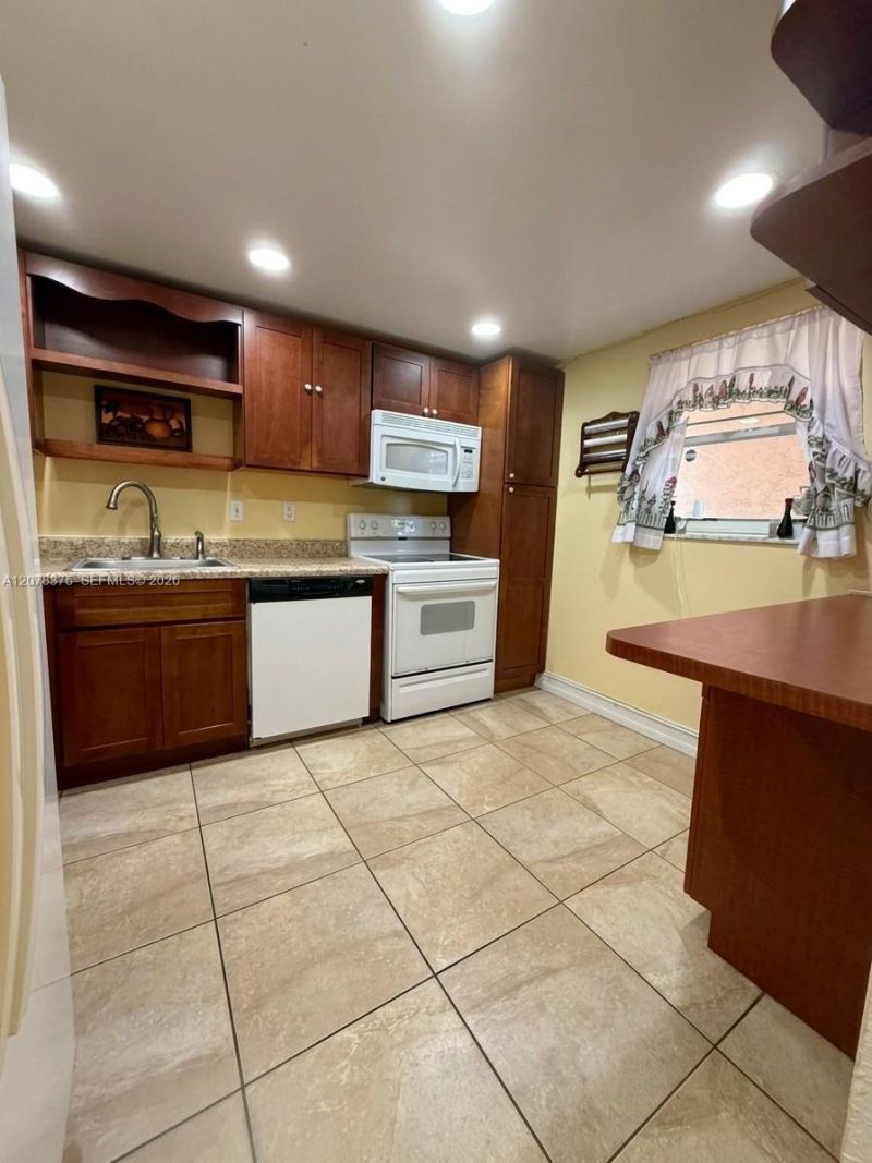 3261 Holiday Springs Blvd , Unit 401, Margate, FL 33063 Photo