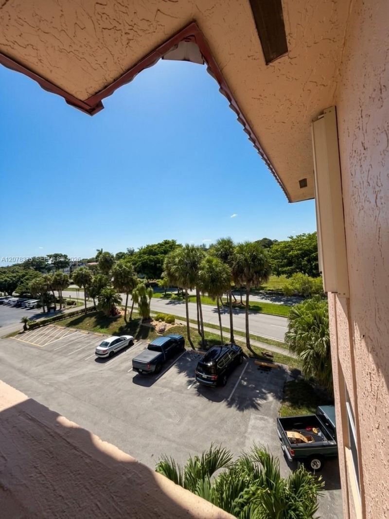 3261 Holiday Springs Blvd , Unit 401, Margate, FL 33063 Photo