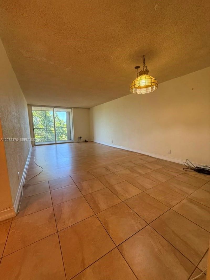 3261 Holiday Springs Blvd , Unit 401, Margate, FL 33063 Photo