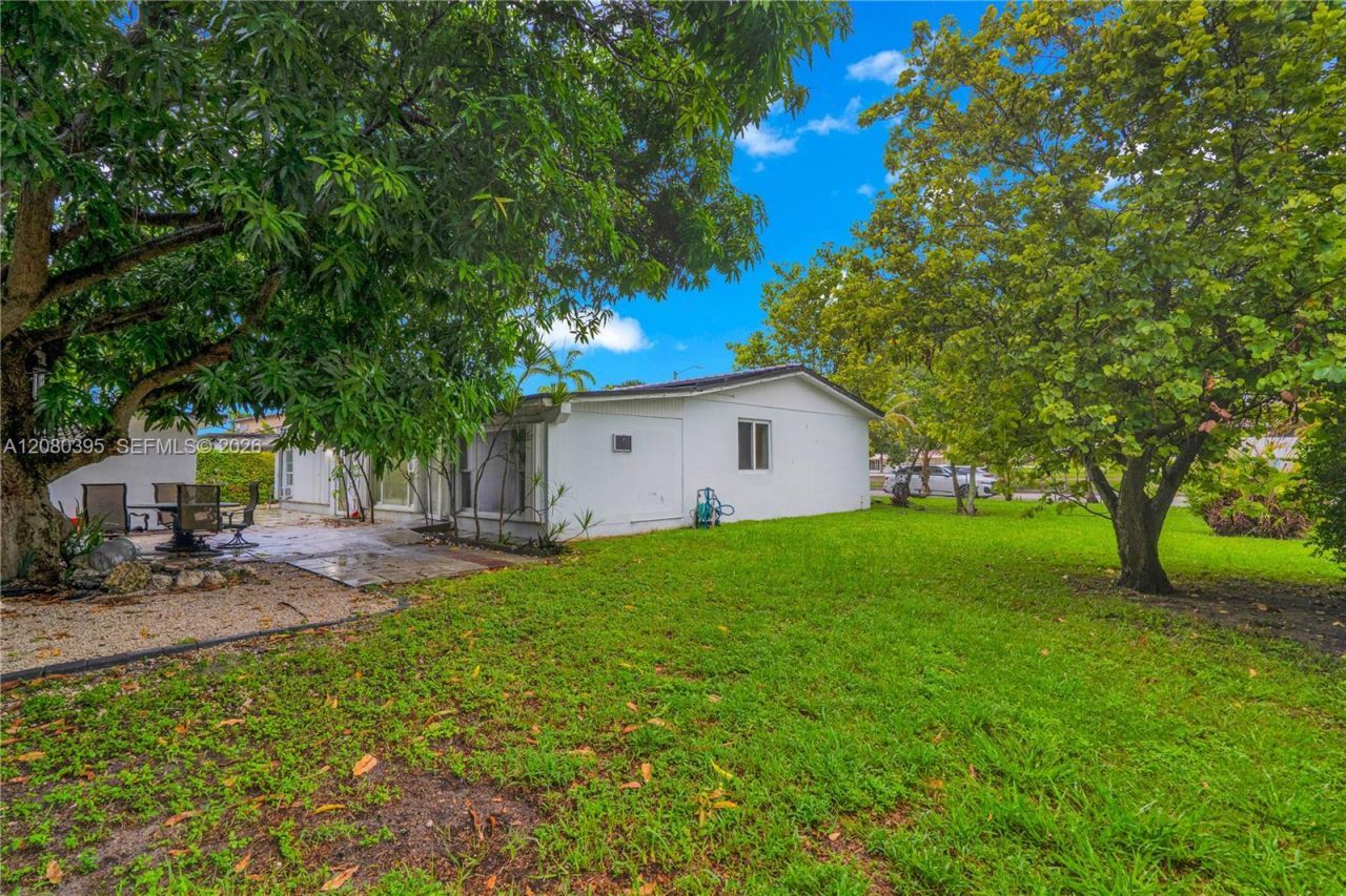 9441 SW 27th Dr , Miami, FL 33165 Photo