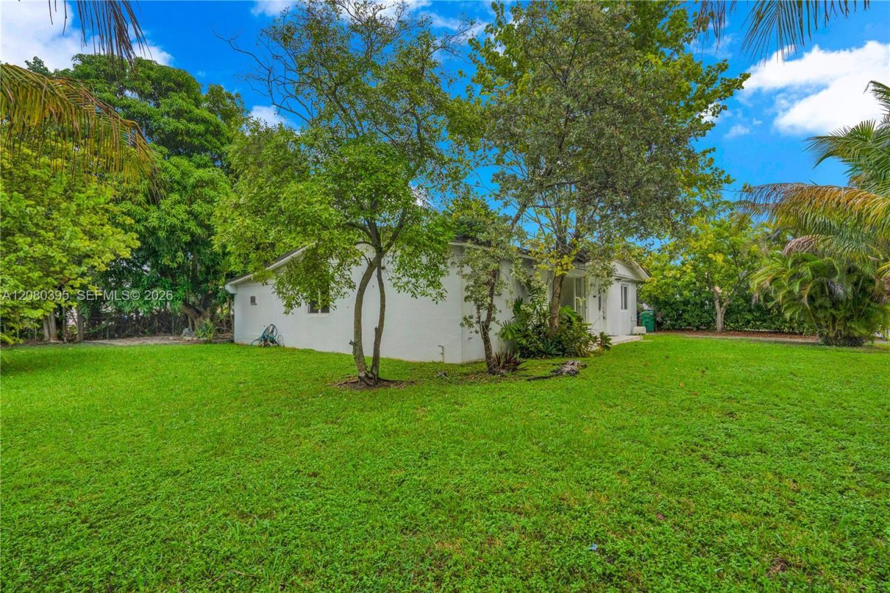 9441 SW 27th Dr , Miami, FL 33165 Photo