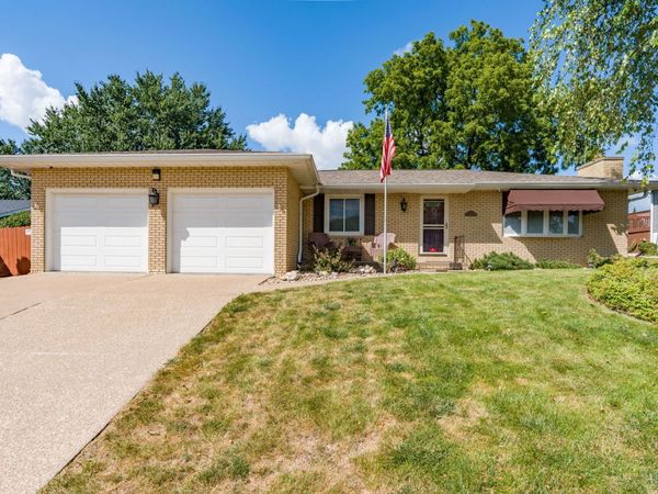 2226 E 33RD Street , Davenport, IA 52807