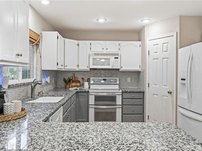 1554 Hunt Club Drive, Milford, OH 45150 Photo 19