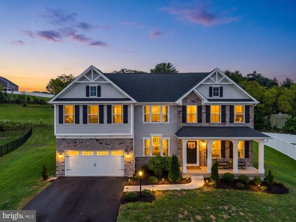 3961 SECRETARIAT STREET, HARRISBURG, PA 17112