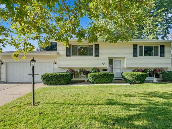 5117 Rich Mar Lane NW, Cedar Rapids, IA 52405