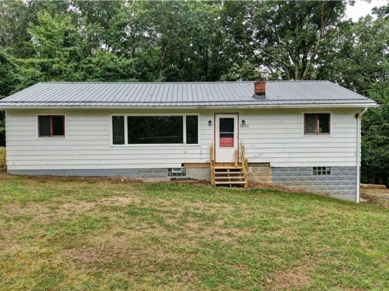 5300 GREENRIDGE RD, New Philadelphia, OH 44663 Photo 10