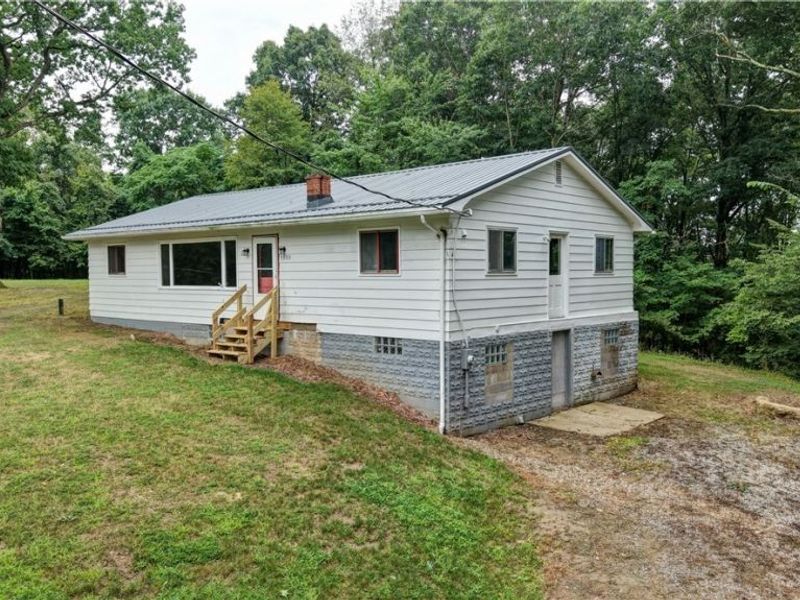 5300 GREENRIDGE RD, New Philadelphia, OH 44663 Photo 3