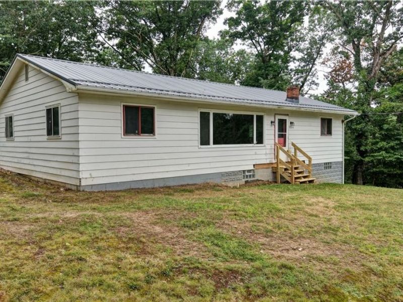 5300 GREENRIDGE RD, New Philadelphia, OH 44663 Photo 5