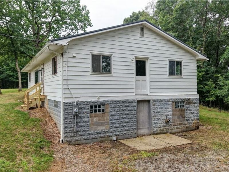 5300 GREENRIDGE RD, New Philadelphia, OH 44663 Photo 9