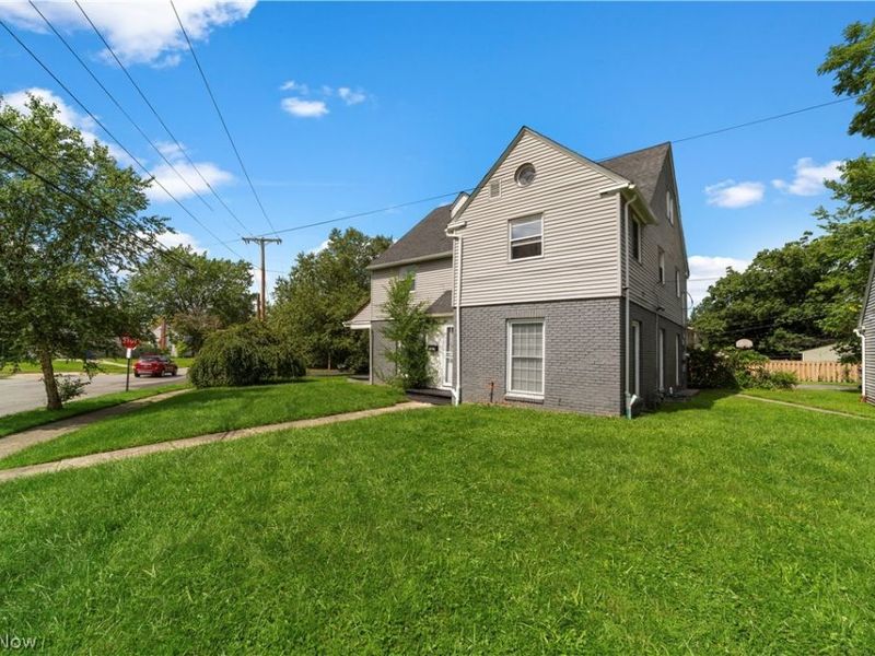 3113 Ashwood, Cleveland, OH 44120 Photo 3