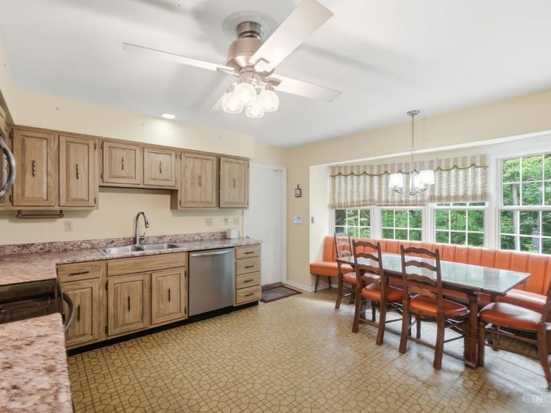 4 Beechurst Woods Lane, Green Township, OH 45233 Photo 11