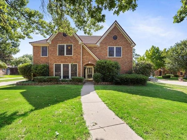2400 Silverthorne Court, Highland Village, TX 75077