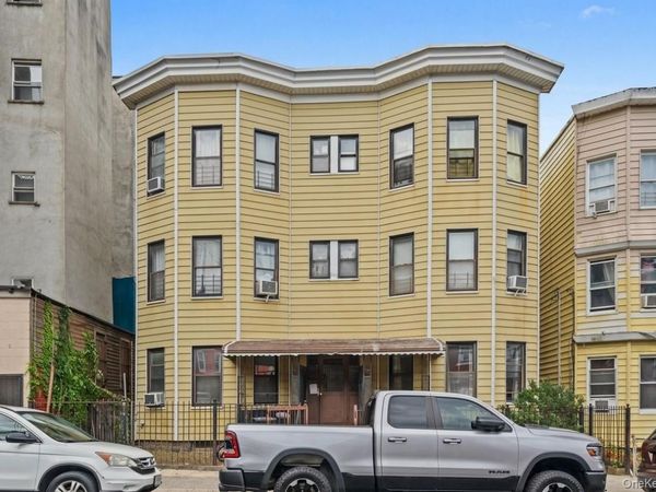 27 Saratoga Avenue , Yonkers, NY 10705