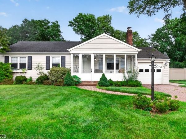 870 Crescent Dr, Rahway, NJ 07065