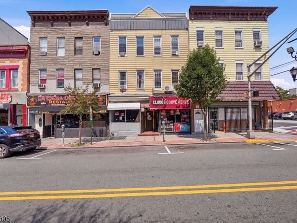 913 Summit Ave, Union, NJ 07087