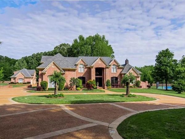 335 JAMERSON FARM ST, Collierville, TN 38017